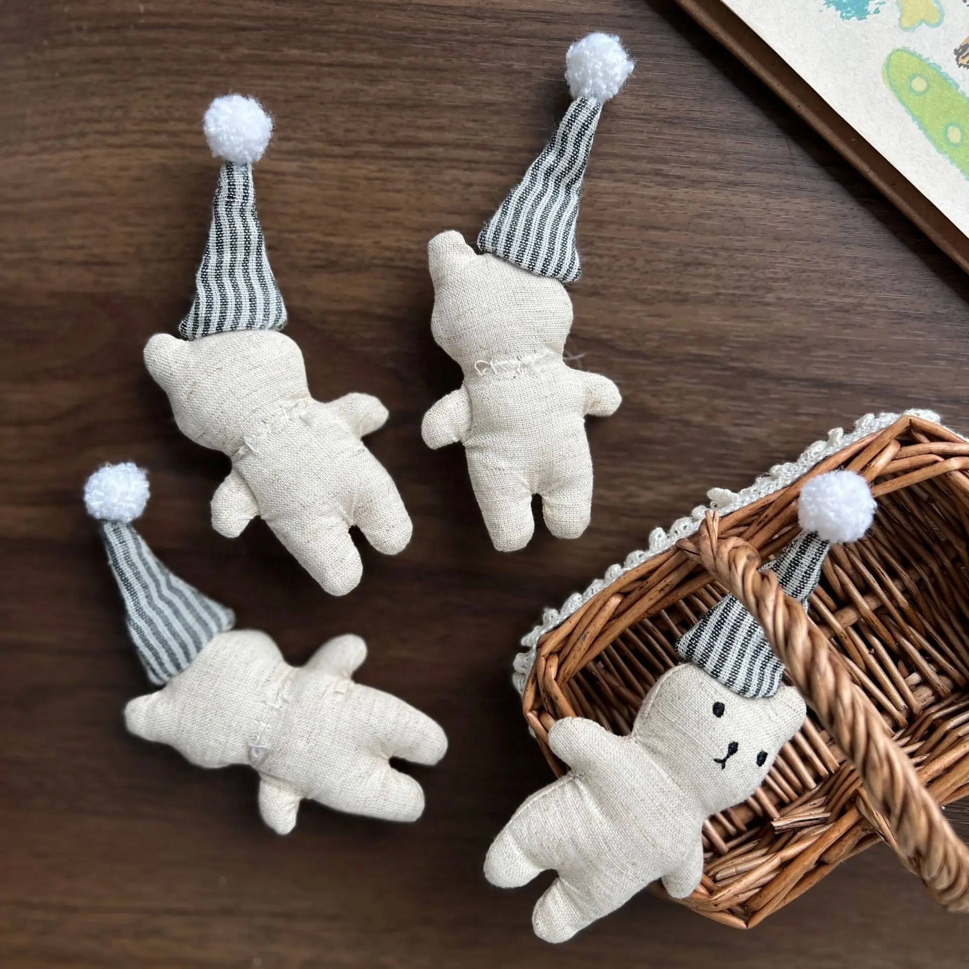 Korean Sleeping Bear Brooch 1PCS New for Women Ins Cute Keychain Bag Charm Clothing Accessory Decor Durable Kit