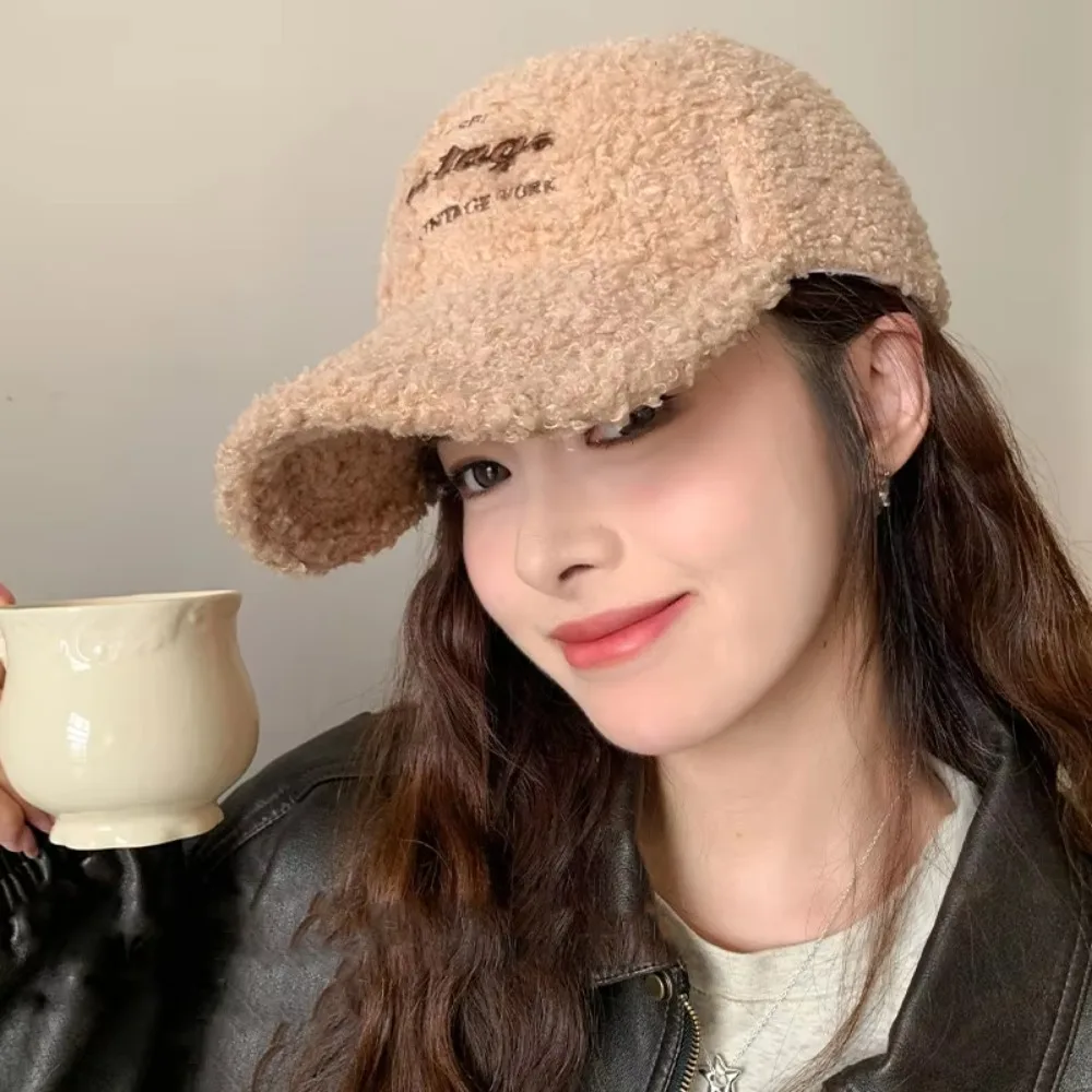 New Winter Lamb Wool Baseball Cap Fashion Women Plush Baseball Hat Face Small Embroidered Couple Cap