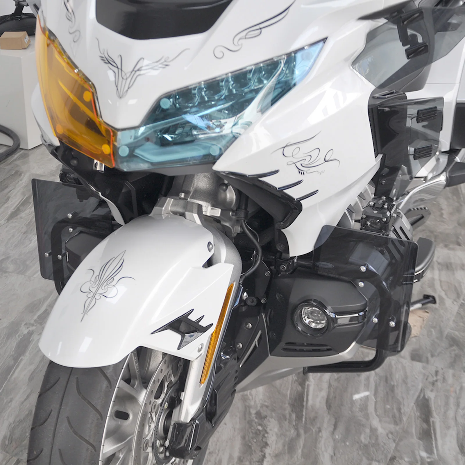 PANICAL Spotlights Leg Air Deflector Auxiliary Lights Spoiler Bracket Bumper Windshield For Honda Gold Wing GL1800 F6B 2018-2026
