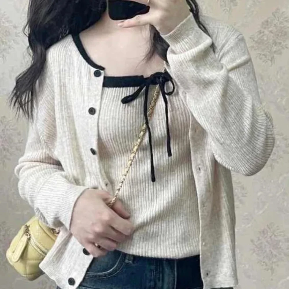 

Милый вязаный кардиган с круглым вырезом и длинными рукавами + сексуальный облегающий жилет-бретелька 2024, ранняя осень, новые комплекты из двух предметов