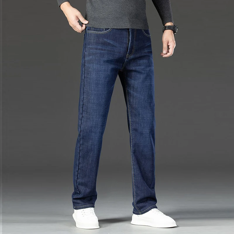 Jeans ispessiti foderati in pile autunno inverno da uomo Pantaloni in denim elasticizzati dritti larghi alla moda maschile Pantaloni casual intelligenti caldi