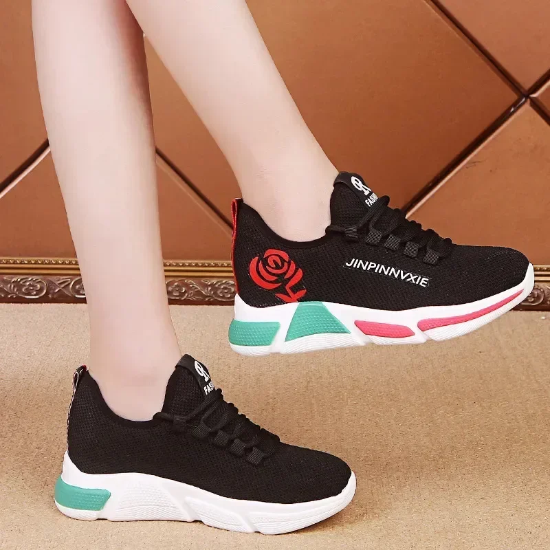 Women's casual sports shoes, fashionable shoes, versatile small white shoes, fashionable light shoes, street running