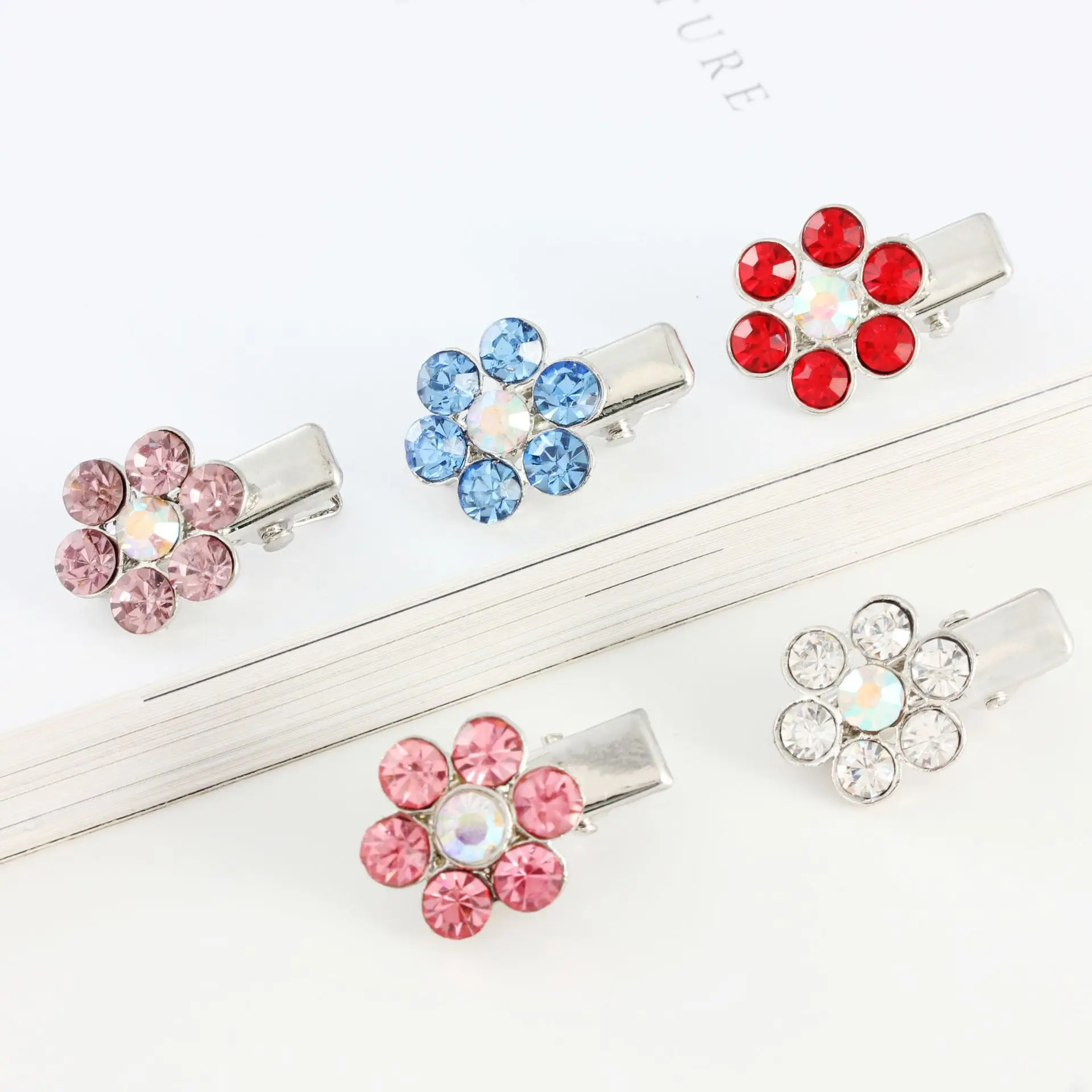 Pet Lovely Hairpins Dog Accessories Pet Dog Flower Hair Clips for Puppy Dogs Cat Yorkie Teddy Hair Grooming Pet Hair Accessories