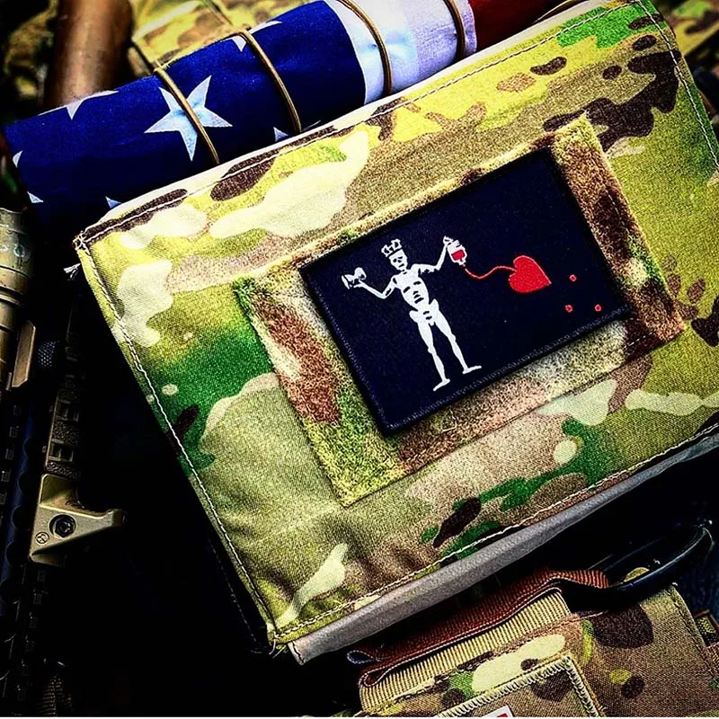 علم القراصنة ، شارة الملابس للمراقبة الأمامية الضباب ، جمجمة اللحية السوداء القلب المطرزة زين التكتيكية شعار هوك حلقة بقع #6