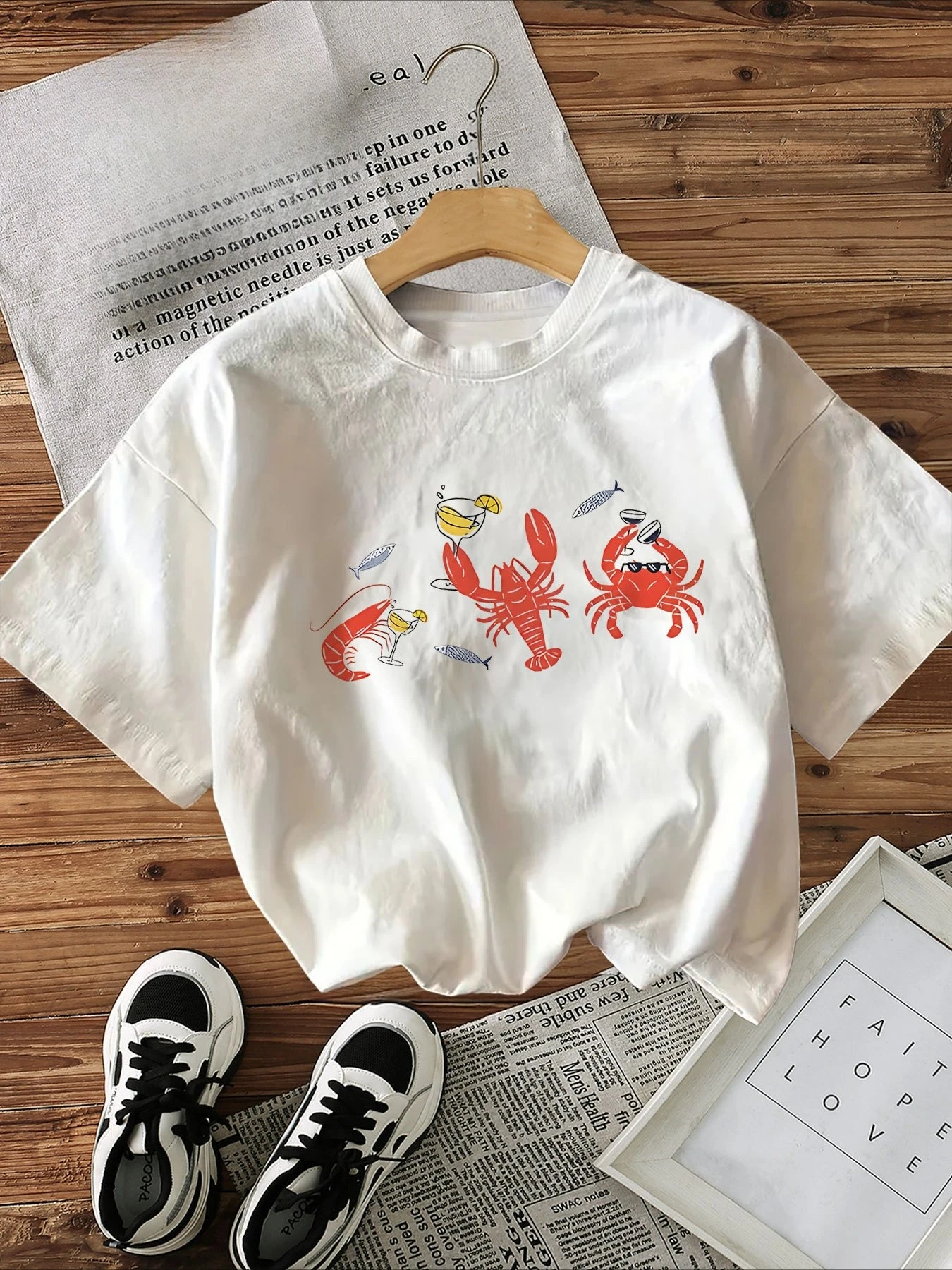 Image of Damen-T-Shirt im lässigen Vintage-Stil mit Meeresfrüchte-Print (Hummer, Krabben, Garnelen), Kurzarm, Rundhalsausschnitt, Harajuku Ästhetik-Kleidung
