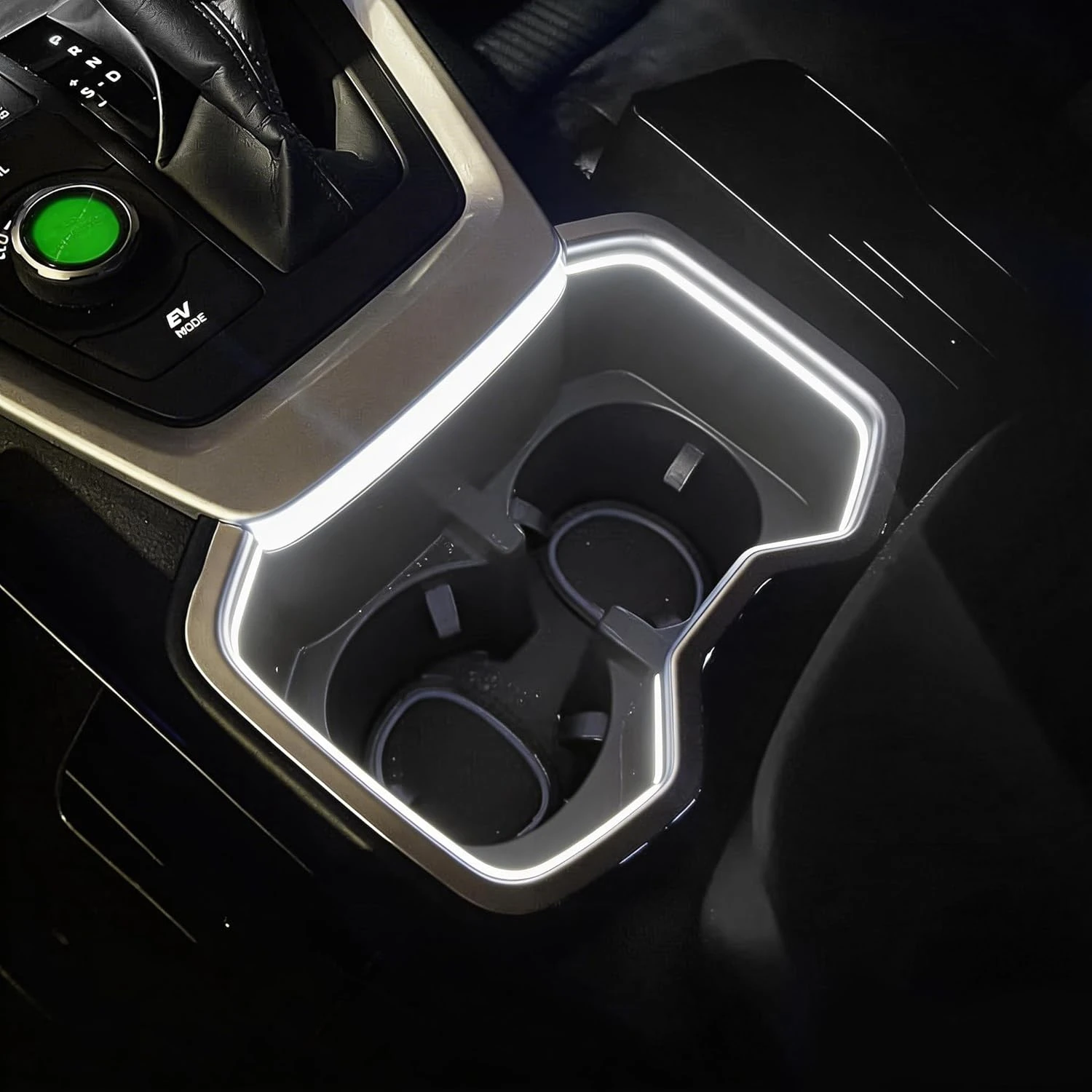 

Для Toyota RAV4 XA50 2019-2025: Накладка на центральную консоль с держателем для стаканов и светодиодной подсветкой (1 комплект)