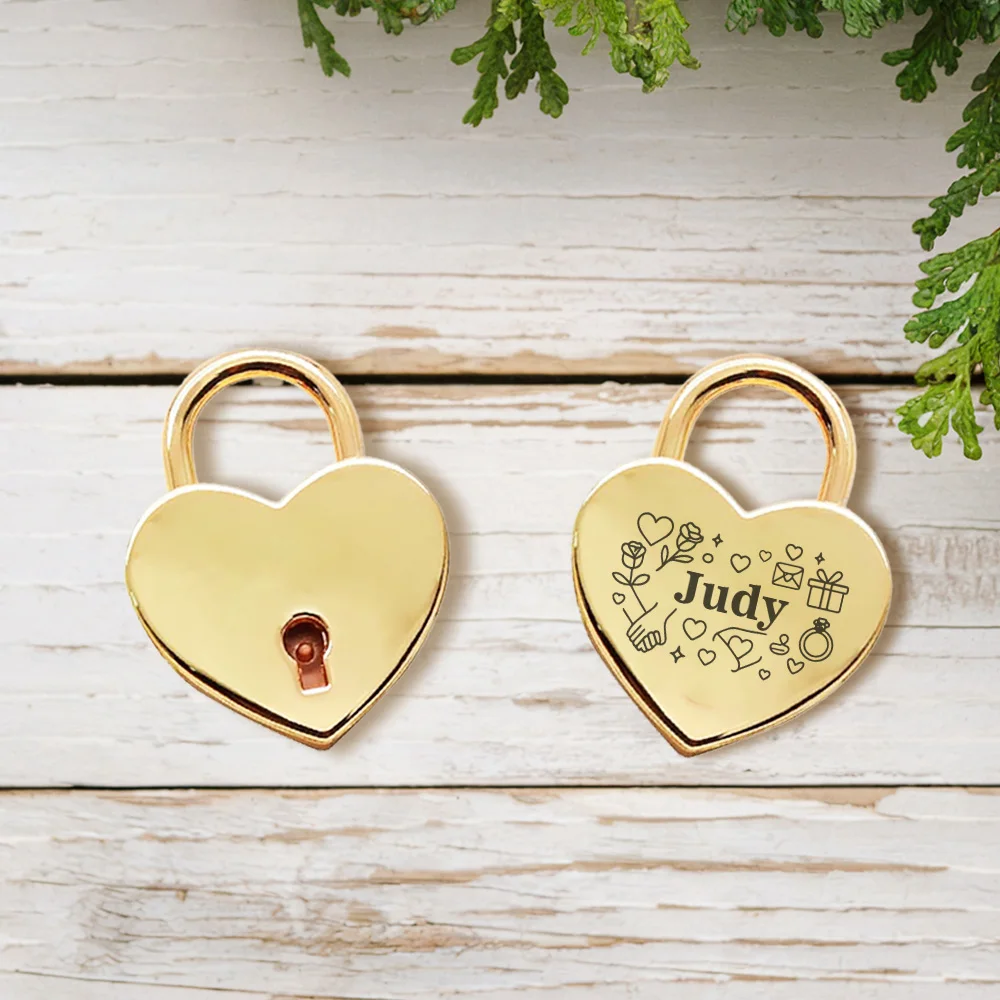 A custom-made padlock, combination lock Heart-shaped lock Portable hanging decorative padlock stainless steel love lock with key