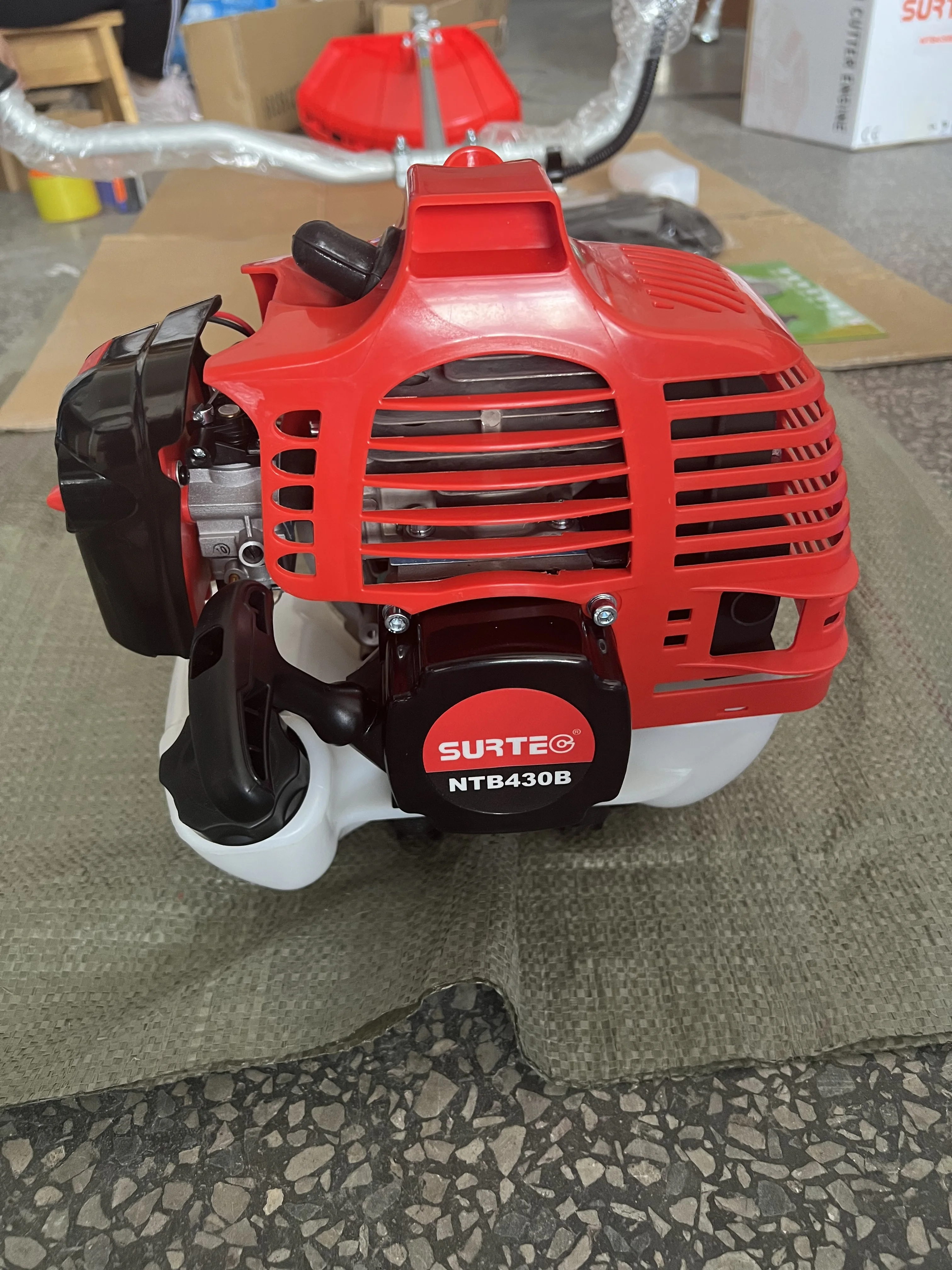 

Мощный портативный бензиновый кусторез для сада и сельского хозяйства 42.7CC 1340W (модель 40-5) от ведущего производителя ATV&UTV