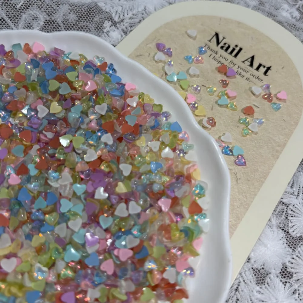 50 Stück niedliche, kleine, leuchtende Herz-Flachback-Harzperlen, farbige Schmetterlings-Flachback-Harz-Nagelcharms, Mini-Teile – Detail 10