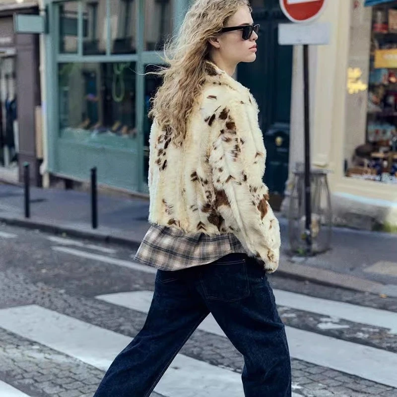 Women's 2025 Autumn Winter Fashion Lapel Tops Feminine Printed Faux Fur Jackets Short Style Tops Long Sleeve Contrast Color Coat