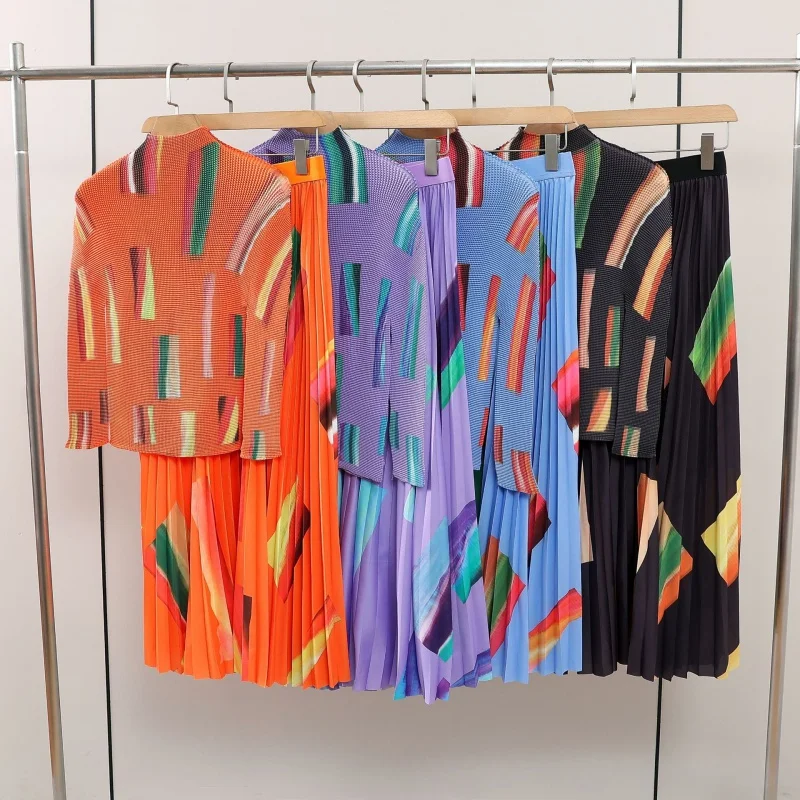 

Miyake Pleated 2023 Spring New Contrast Color Striped Printed Corn Long Sleeve Top Large Size Loose Skirt Suit