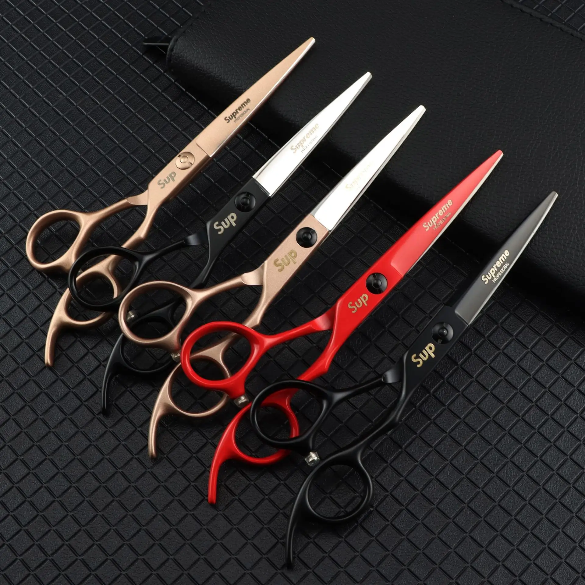 Por que a tesoura japonesa 440c de 6 polegadas é a escolha definitiva para o seu estilo de corte profissional?