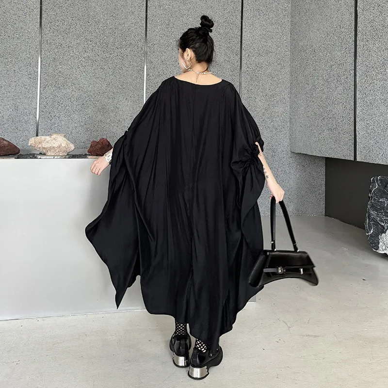 فساتين نسائية فستان سادة مطوي غير متماثل رقبة دائرية وأكمام تشبه جناح الخفّاش طول الكاحل فضفاض مناسب ملابس خروج غير رسمية لصيف 2025 #3