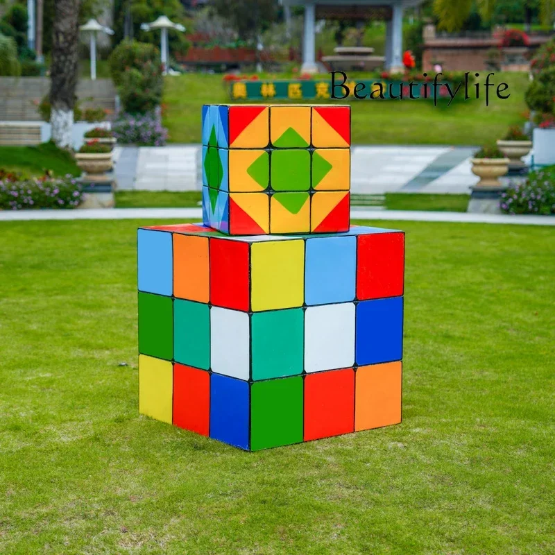 Geometric sculpture large square fiberglass ornaments painted lawn public garden landscaping sketch decoration