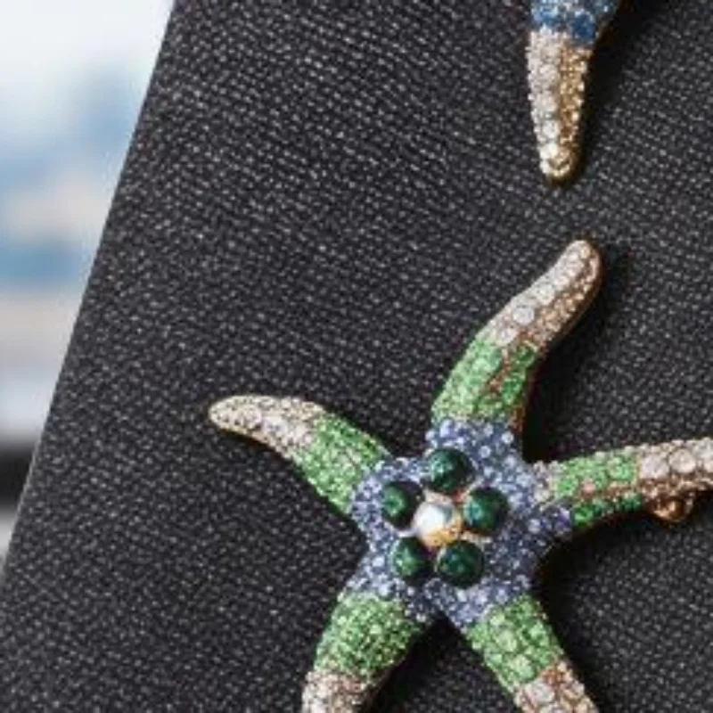 1Pcs Creative Star Brooch Fashion Multicolor Rhinestone Starfish Brooches For Women Men Clothing Pins Boho Party Jewelry Gift