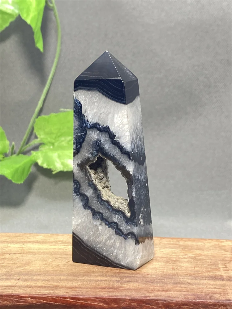 1P Natural Black Striped Agate Geode Crystal Tower Meditation Healing Healing Wand Feng Shui Home Decor Holiday Gift