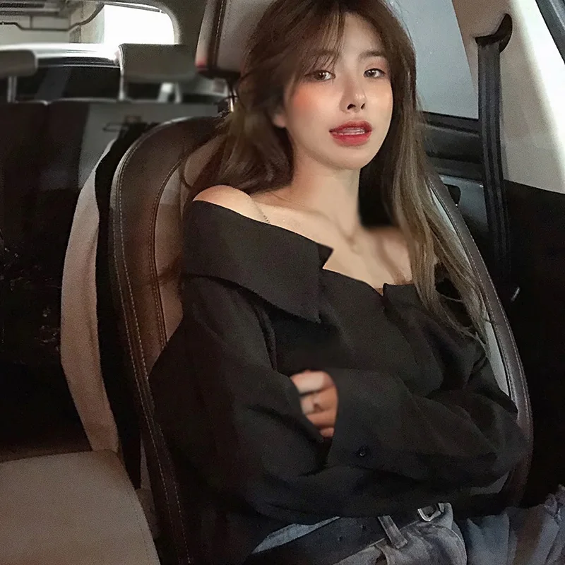 Spring And Autumn Chain Long Sleeved Shirt Korean Edition One Line Neck Off Shoulder Loose Short Top
