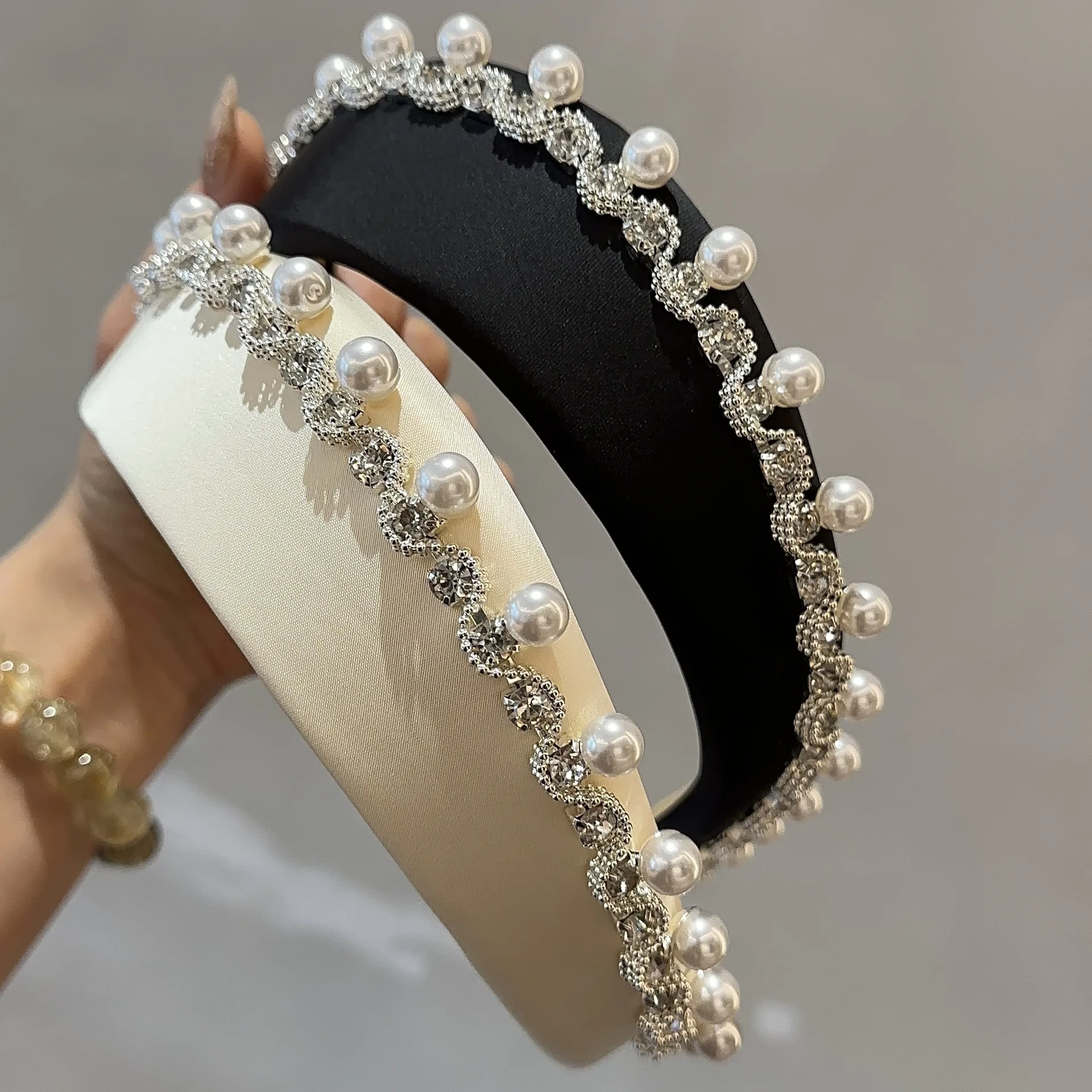 

Vintage Court Style French Pearl Rhinestone Crown Headband Noble Elegant Hair Accessory for Women