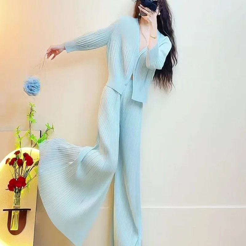 

Комплект плиссированных брюк Miyake Plisse 2026: Новинка Весна-Лето, Элитный, Простой, Омолаживающий, Стройнящий, Свободный топ с длинным рукавом и повседневные брюки