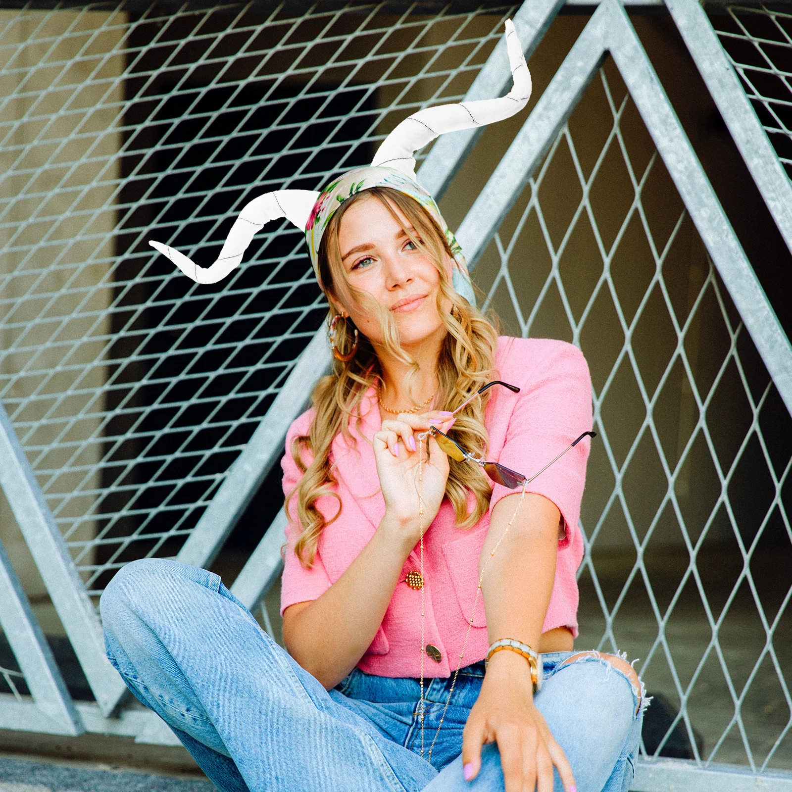 

Simulation Antelope Horn Hair Hoops White Premium Material Comfortable Easter Christmas Headband Exaggerated Headdress Party