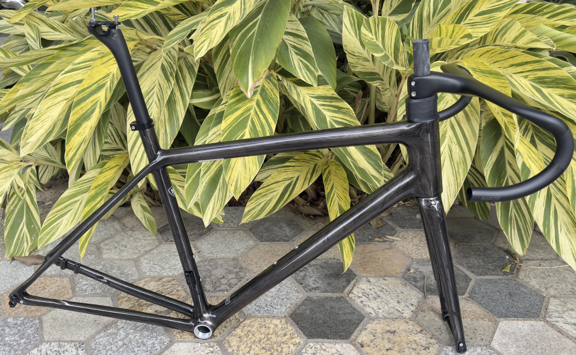 2024 Aero Light Weight Carbon Road Frame Rim Brake T1100 Carbon Road Racing Bicycle Frame Internal Cycling Road Bike Frameset