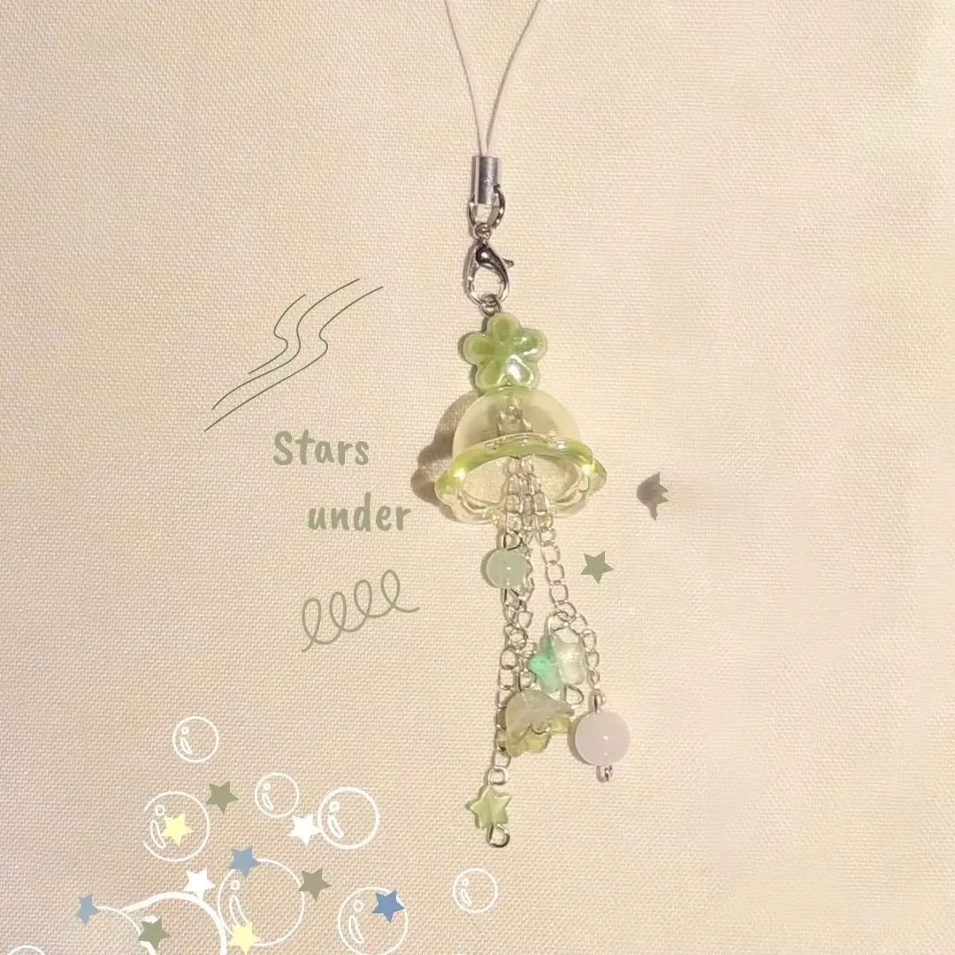 Niedlicher transparenter Quallen-Handyanhänger mit Sternblumen-Perlenquaste, Karabinerverschluss, Y2K Kawaii Handtaschen-Schlüsselanhänger-Accessoire für G – Detail 4