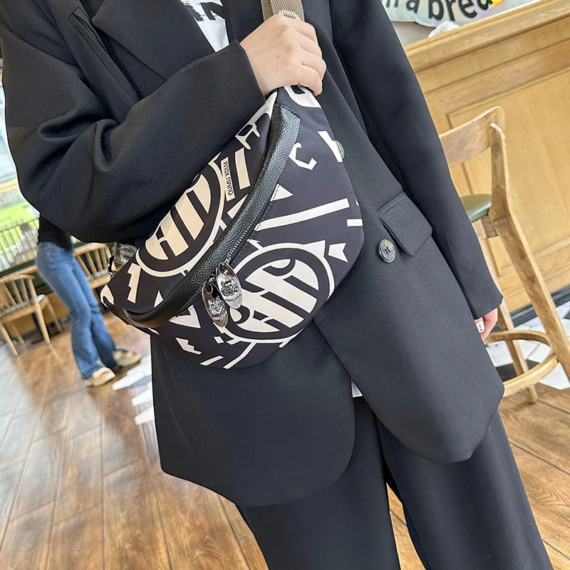 fashionable-crossbody-waist-bag-women's-2025-new-outdoor-lightweight-sports-dumpling-bag-casual-printed-chest-bag