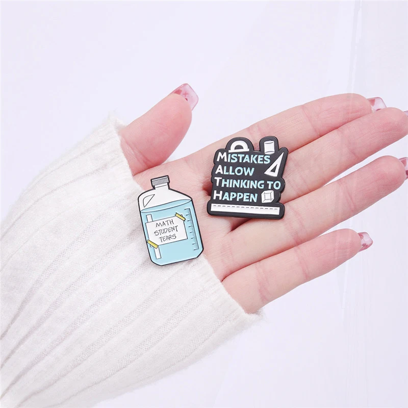 Π Life Girls Love Math Formula Metal Badges Punk Costumes Lapel Brooch Jewelry Accessories Creative Math Enamel Pines Function