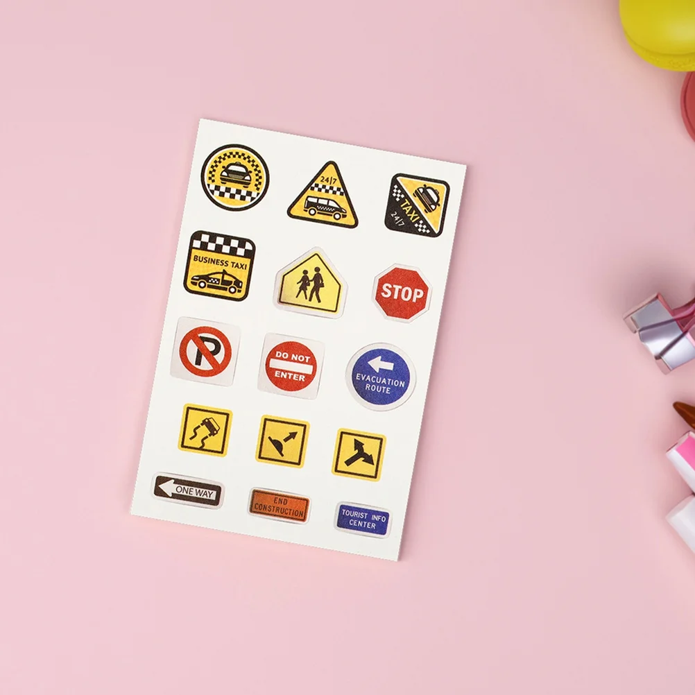 20 ورقة من ملصقات إشارات المرور لسلامة الطرق لديكور غرفة اللعب والفصول الدراسية أداة تعليمية ممتعة يمكنك صنعها بنفسك فن جداري
