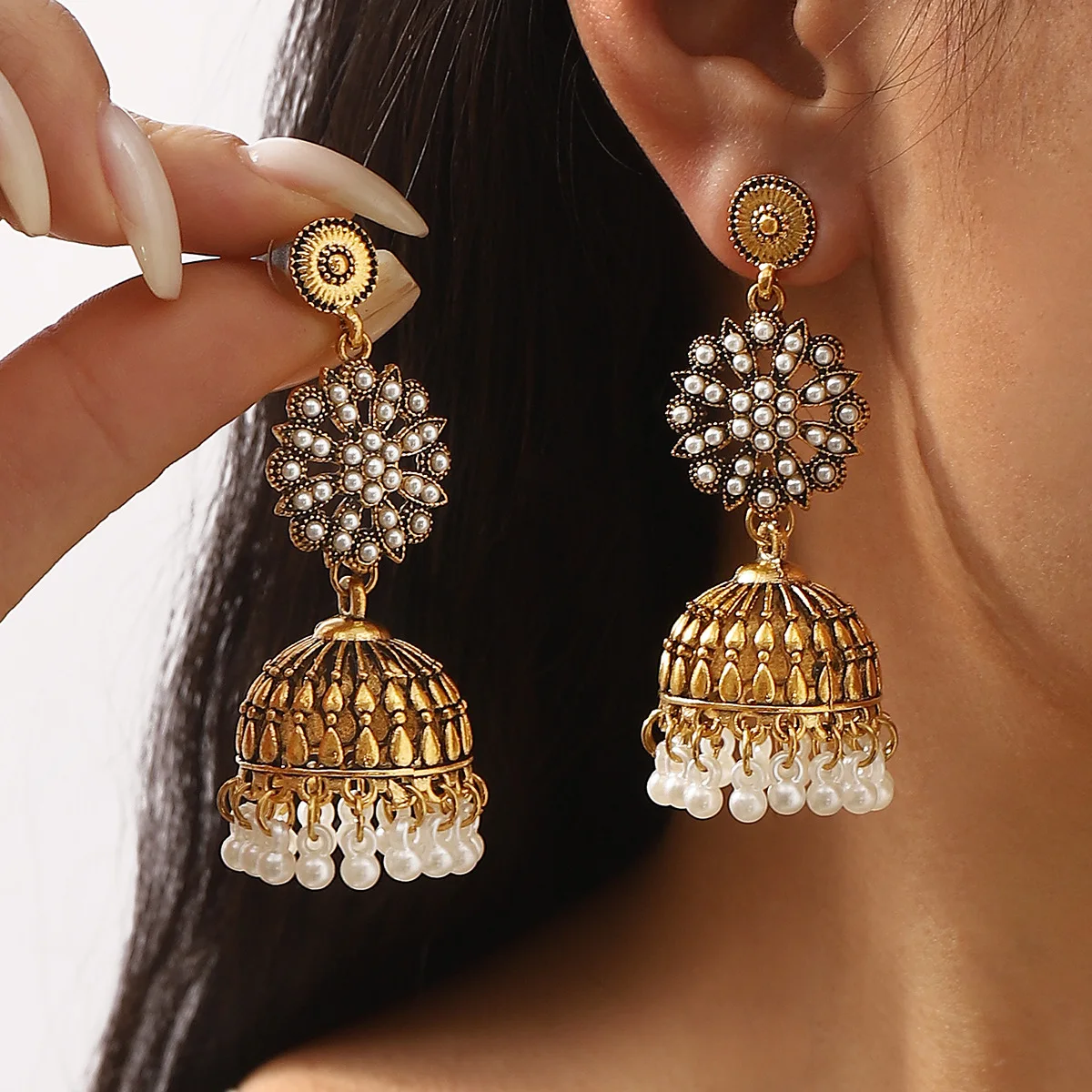 Vintage Bell Shape Dangle Earrings Carved Flower Top Hollow Out Chime Pendant Jewelry Ethnic Retro Temple Style Evening Accessor
