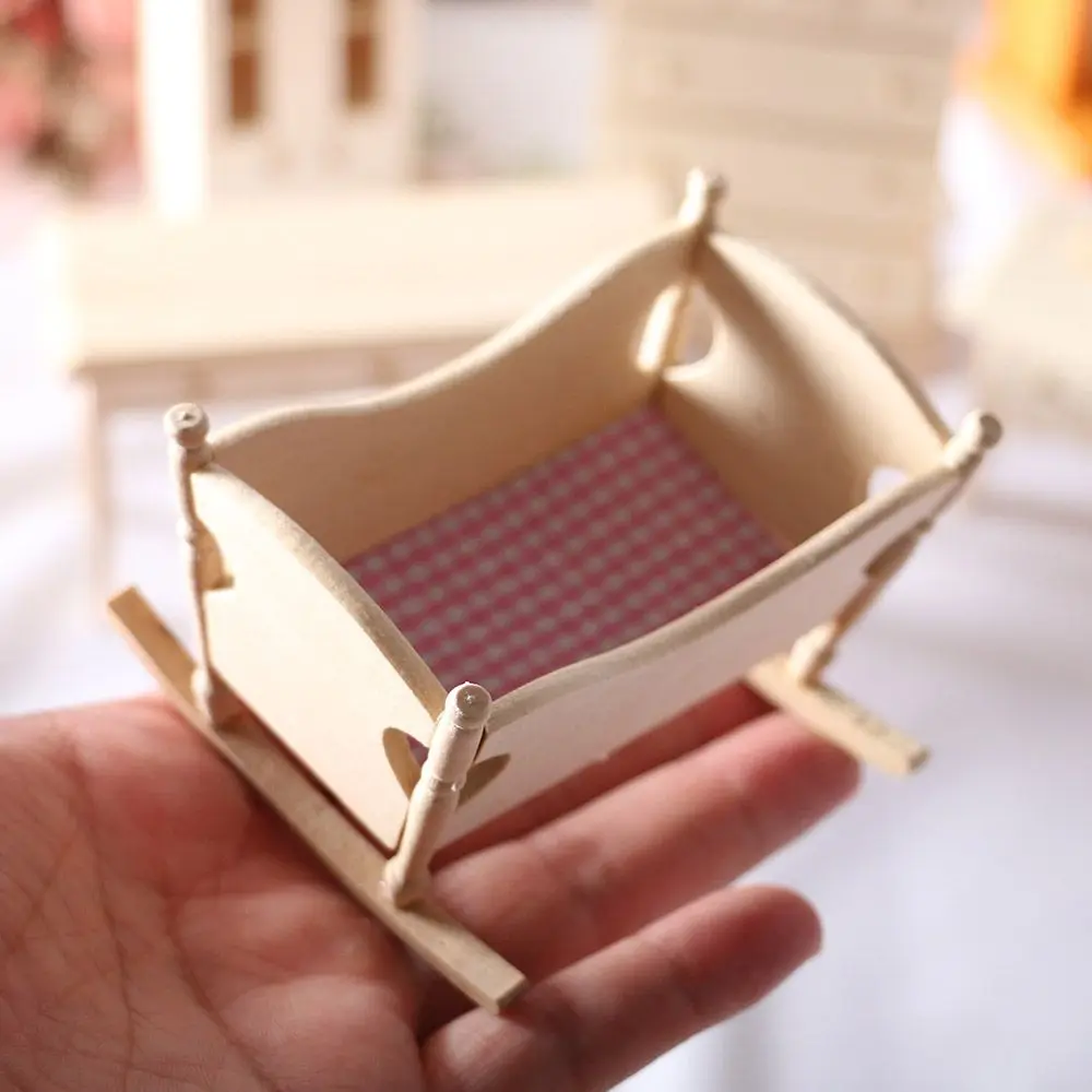 Mini escena fotográfica de madera, cuna artesanal, dormitorio, casa de muñecas en miniatura