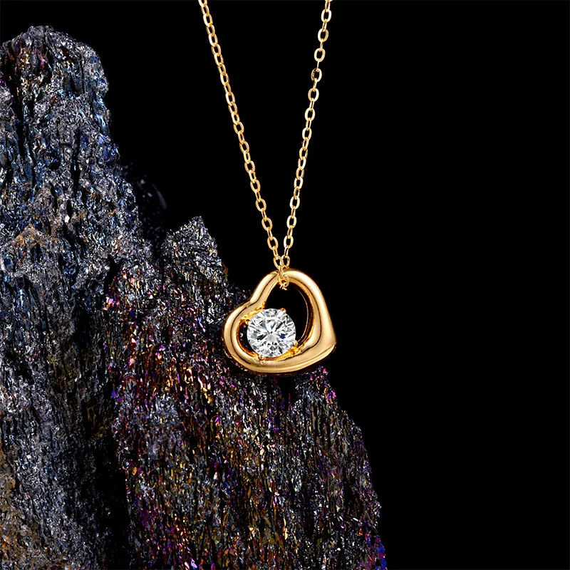 

0.5CT VVS1 Moissanite Pendant S925 Silver Plated 22 K Gold Love Necklace for Women Simple Clavicle Chain Hollow Out Jewelry Gift