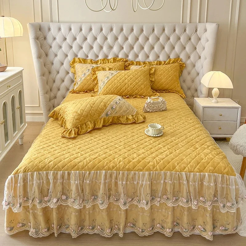 

Luxury Yellow Beige Pink Jacquard Velvet Bedspread with Lace Ruffles, Quilted Embroidery Bed Skirt, Mattress Cover, and Sheet