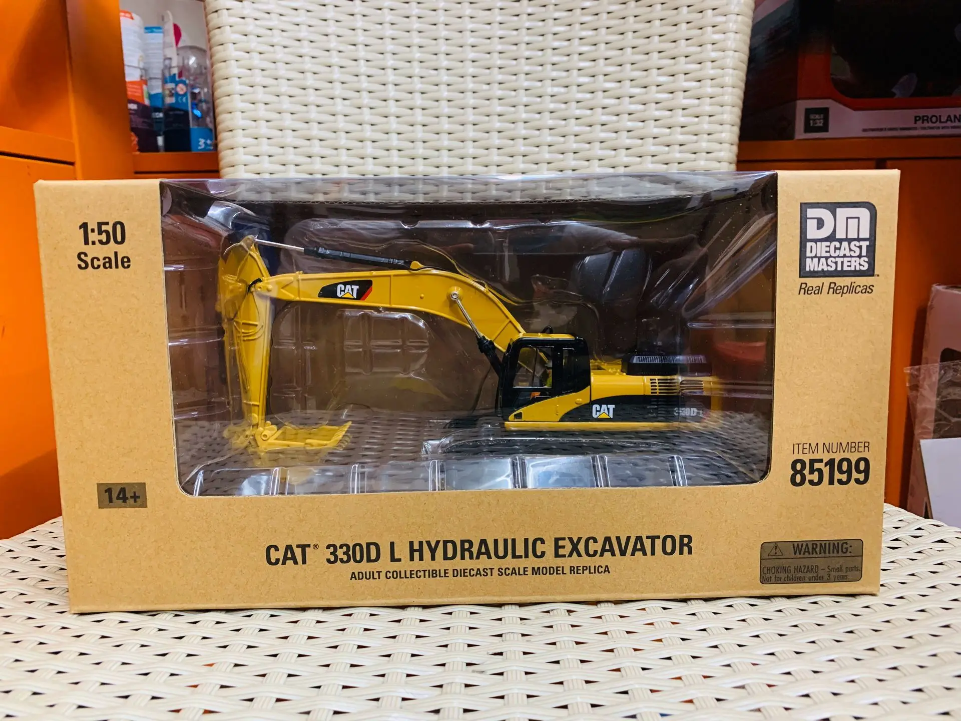 330D L Hydraulic Excavator 1/50 Scale DieCast Masters DM85199