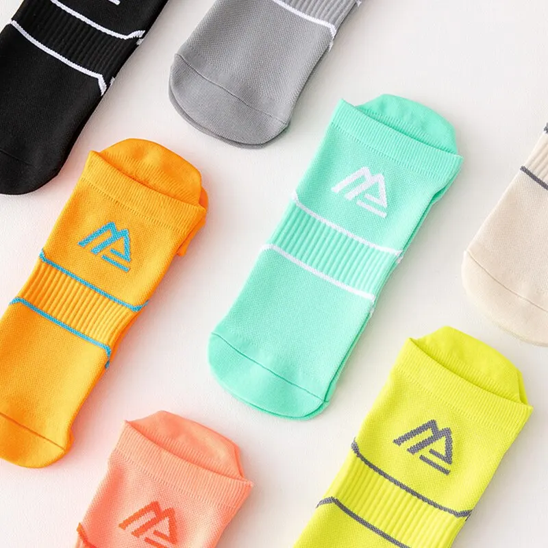 3 Pairs Men Sport Socks Athletic Men Cycling Socks Outdoor Fitness Camping Socks Quick Dry Wear Resistant Training Men Gym Socks