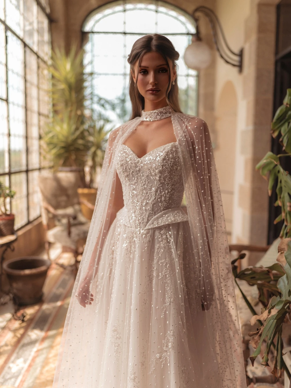 Perle nobili Abbaglianti abito da sposa linea A con corsetto chic a mantella Abito da sposa romantico Personalizzato delicato fino al pavimento