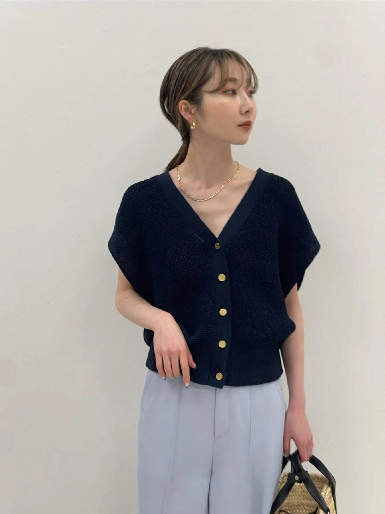   Klassische japanische SLE-Strickweste Fre und Straight Retro V-ne Color Metal Bule Svel Top
