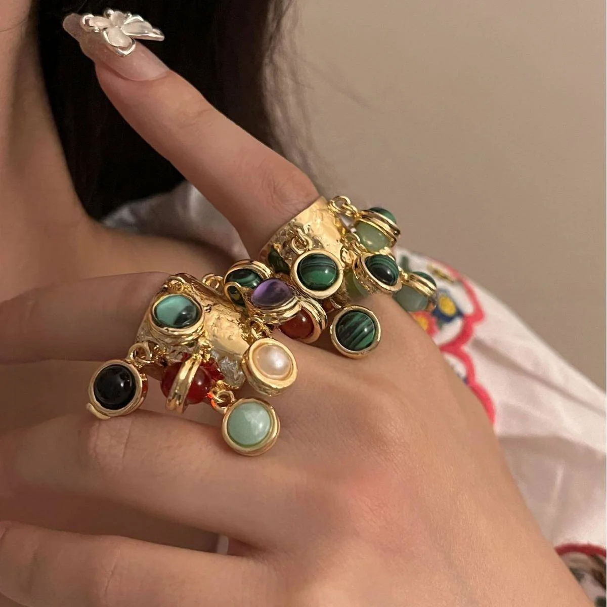 

Retro Design Natural Gemstone Turquoise Glass Bead Pendant Open Ring with Tassel for Women Fashion Jewelry Accessories