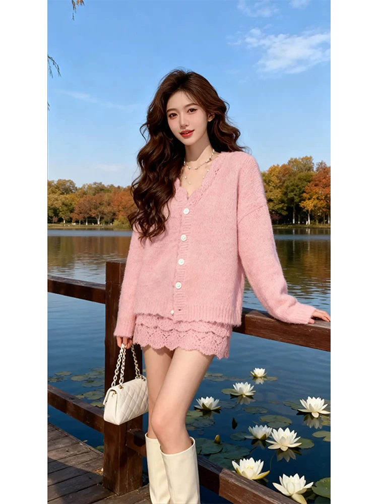 

Комплект Dopne: розовый вязаный костюм для женщин, весна-осень 2026, новая блузка с меховым воротником и юбка, комплект из двух предметов, повседневный свободный крой