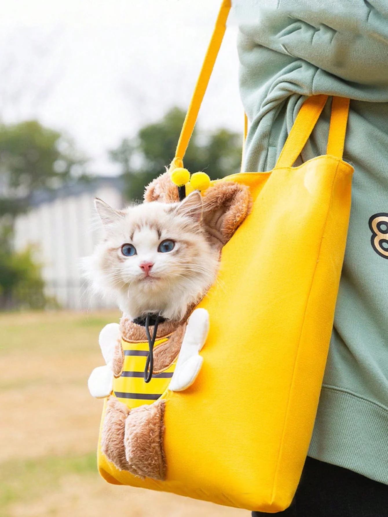 1pc-Bee shaped pet bag, cute portable pet outdoor shoulder bag, small dog carrying bag, cat and dog universal