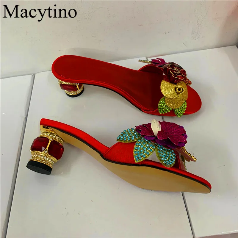 Gold Flower Design Ladies High Heel Slippers Round Toe Thick Heel Strange Heel High Heel Fashion Party Slippers