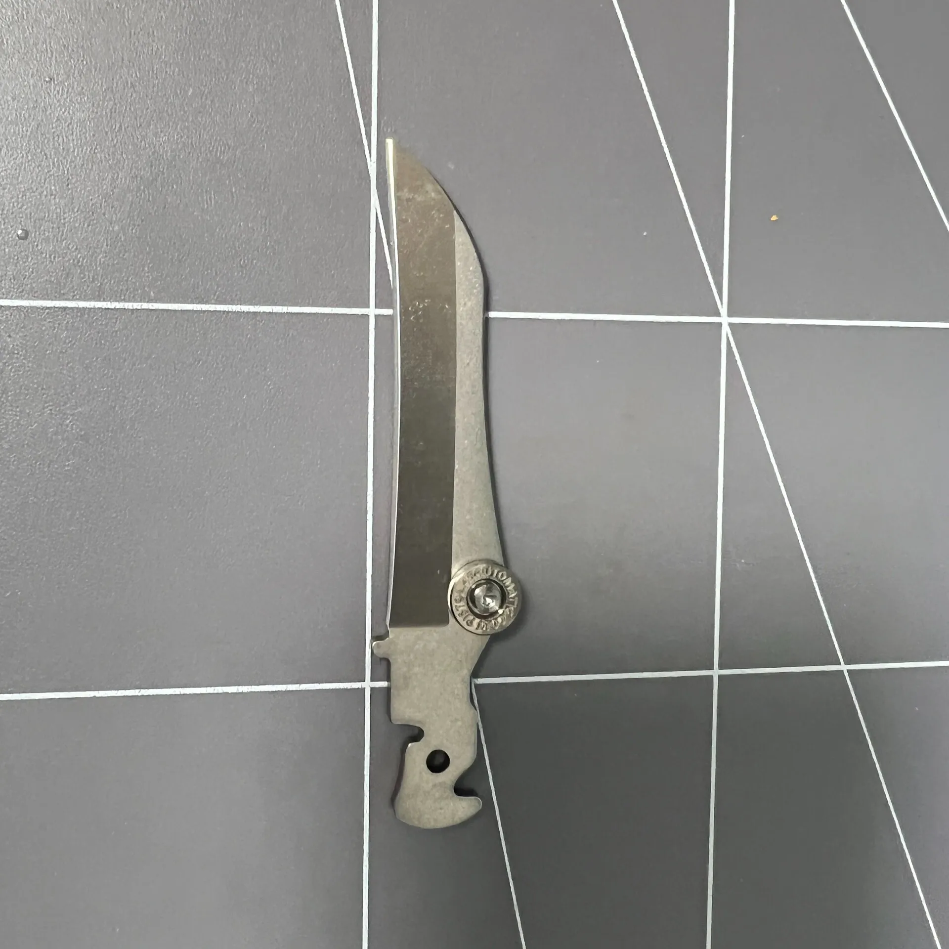 

Сменное основное лезвие из стали VG10 для Leatherman Free P2 P4 ARC, с гладким краем (инструмент в комплект не входит)