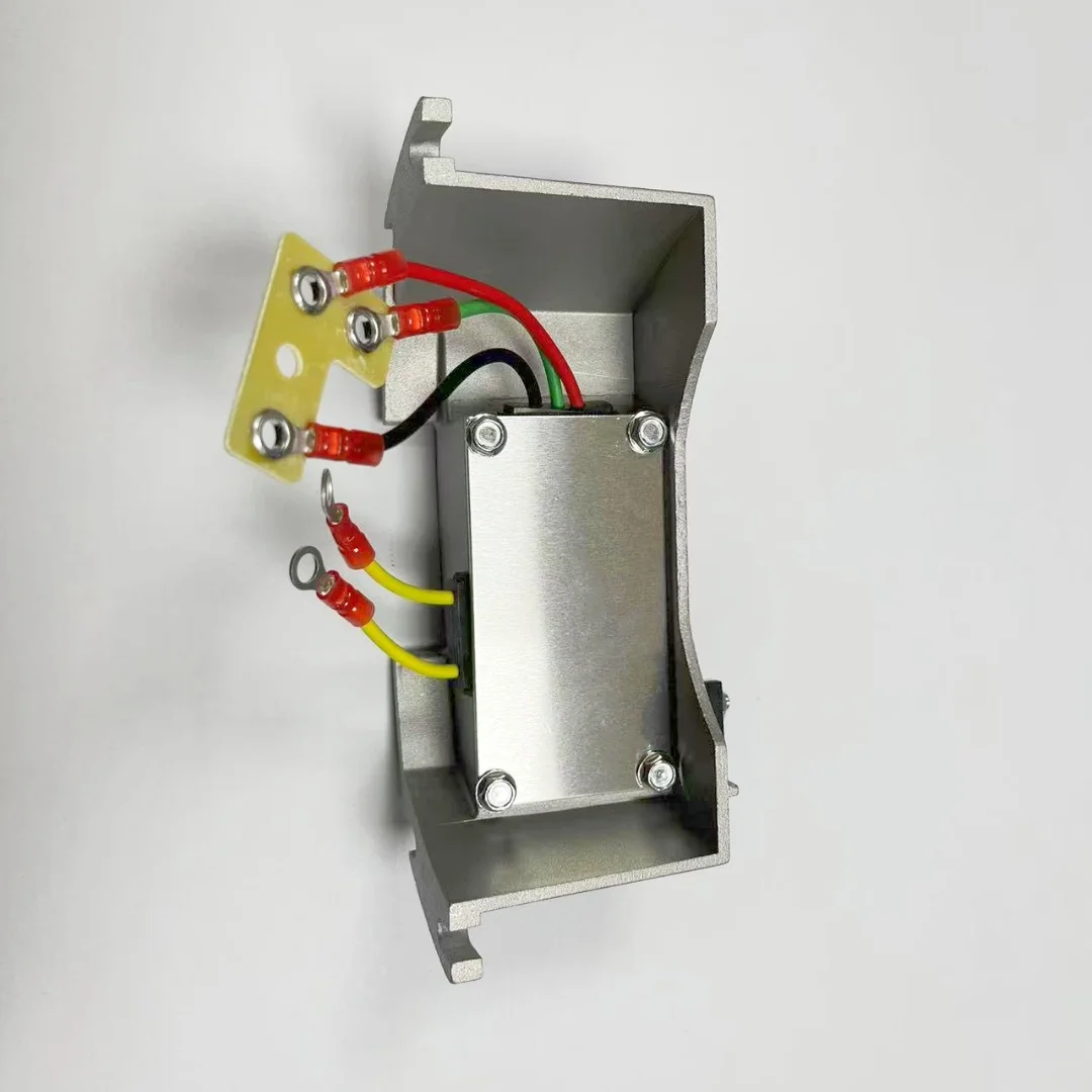 Regulator generatora do autobusu CMB 3238VC 3239VC 150A 3108C