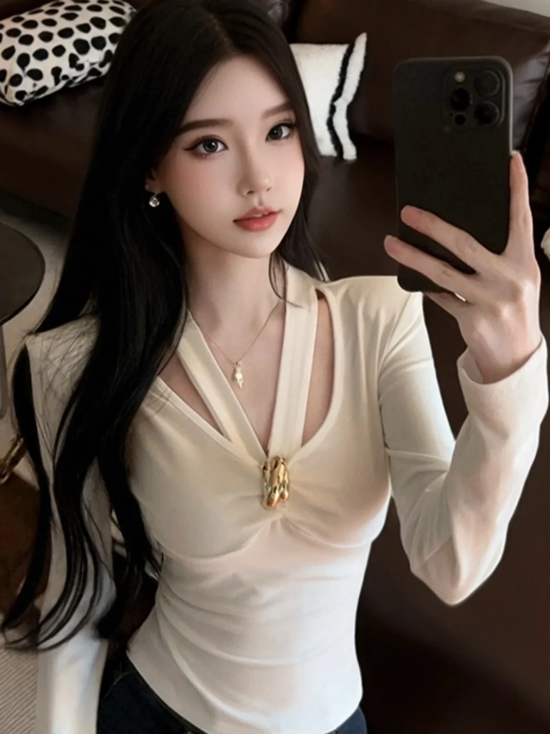 

Pure Desire Hollow out V-Neck Long Sleeve T-Shirt Slim Fit Korean Style White Top Breathable Knitted Daily Wear for Women