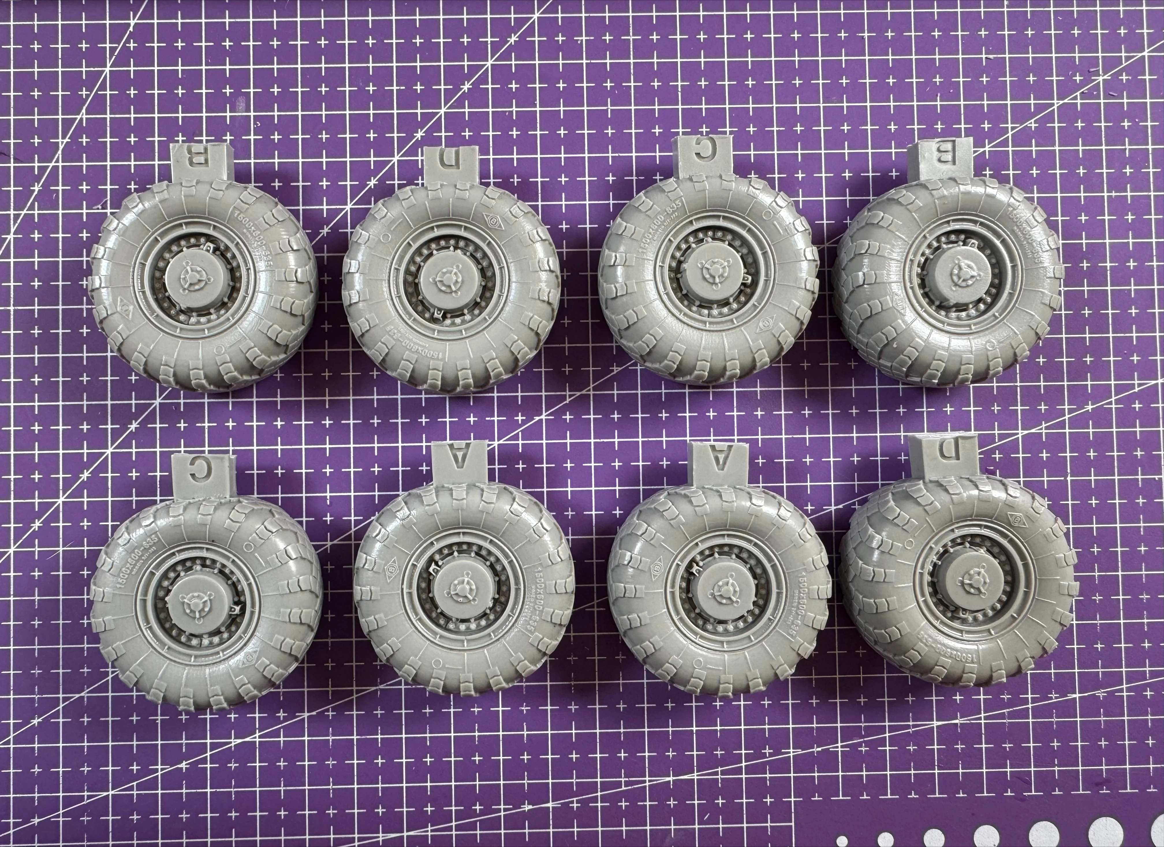 

1: 35 Die Casting Resin Model Assembly Kit, GK， Resin Wheel, Unpainted, Needs To Be Assembled (MAZ543)