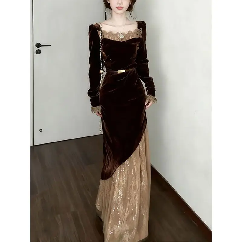 

Unique and Extremely Beautiful Autumn French-style Temperament Tweed Deep Brown Lace-paneled Velvet Long-sleeved Dress for Women