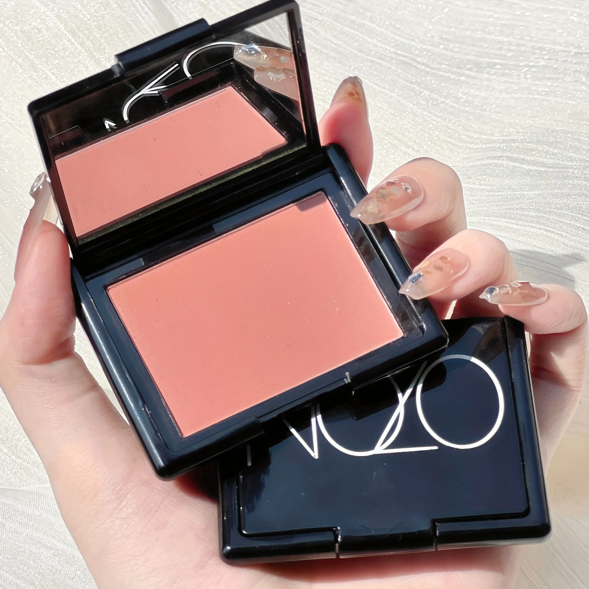 Rose joue rose : rendu durable des couleurs, imperméable et produit de maquillage naturel pour le contour du visage