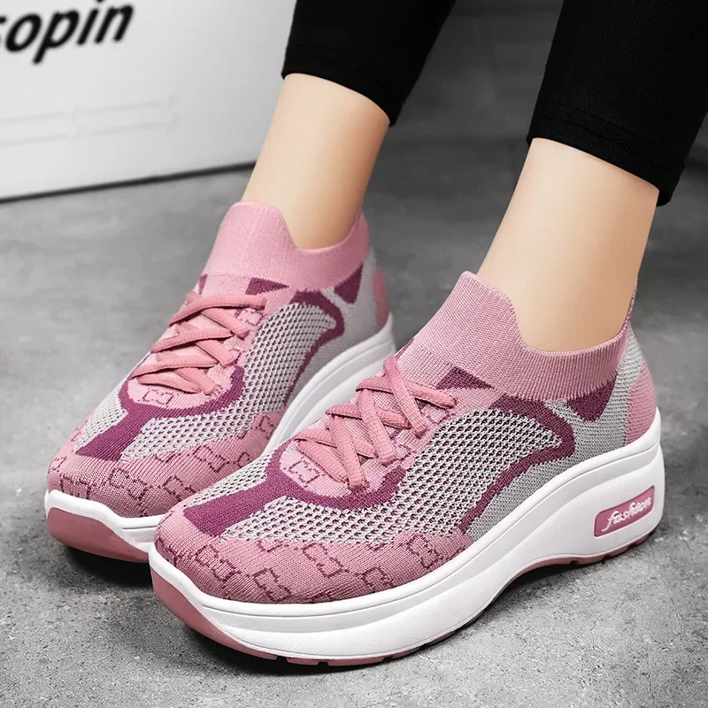 Sports and Leisure Running Shoes for Women in Spring, Breathable Thick Soled Mesh Eyes, High Heels for Elderly Mothers