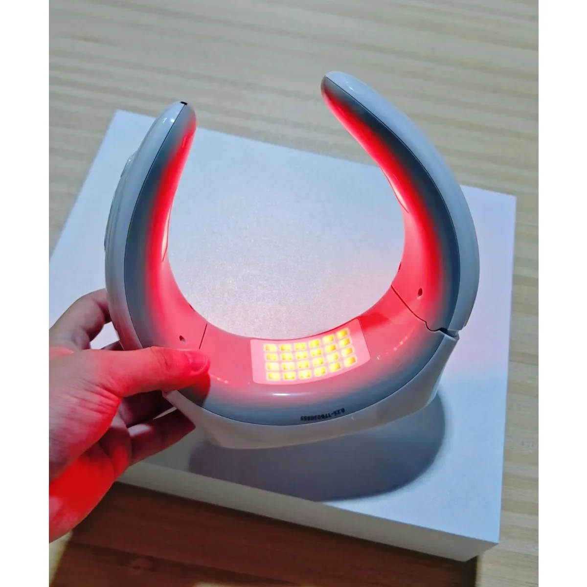 

LED Cervical Neck Massager Red Blue Light Therapy Device Shoulder Pain Relief Muscle Relaxation Portable