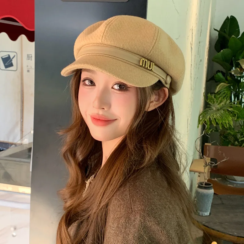 Korean new autumn-winter women's hat. Internet-famous all-match octagonal peaked cap. Warm in winter. Trendy newsboy hat.